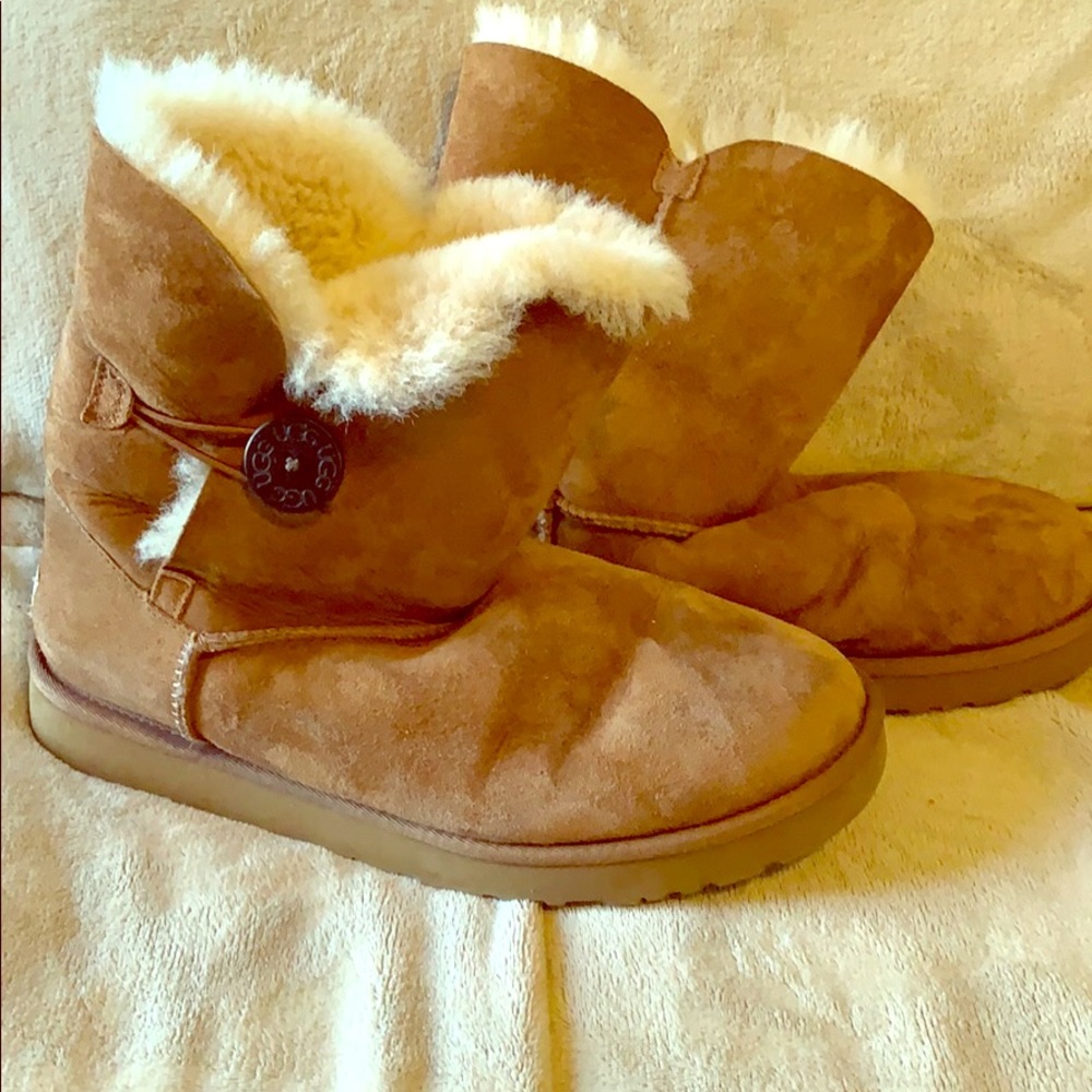 Ugg Boots- Size 10- Bailey Button